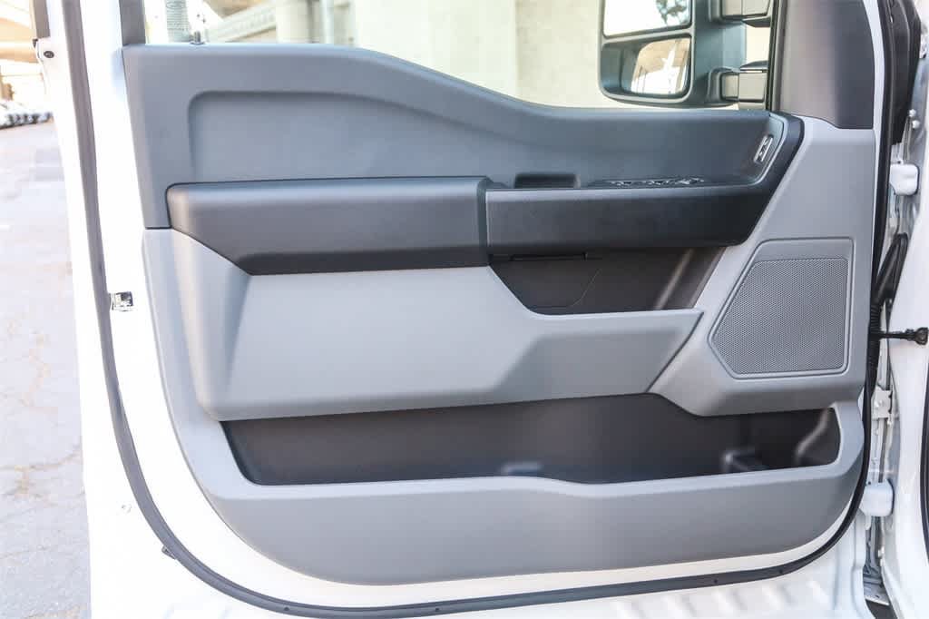 New 2026 Ford F450 XL w/ XL Chrome Package RWD image 34