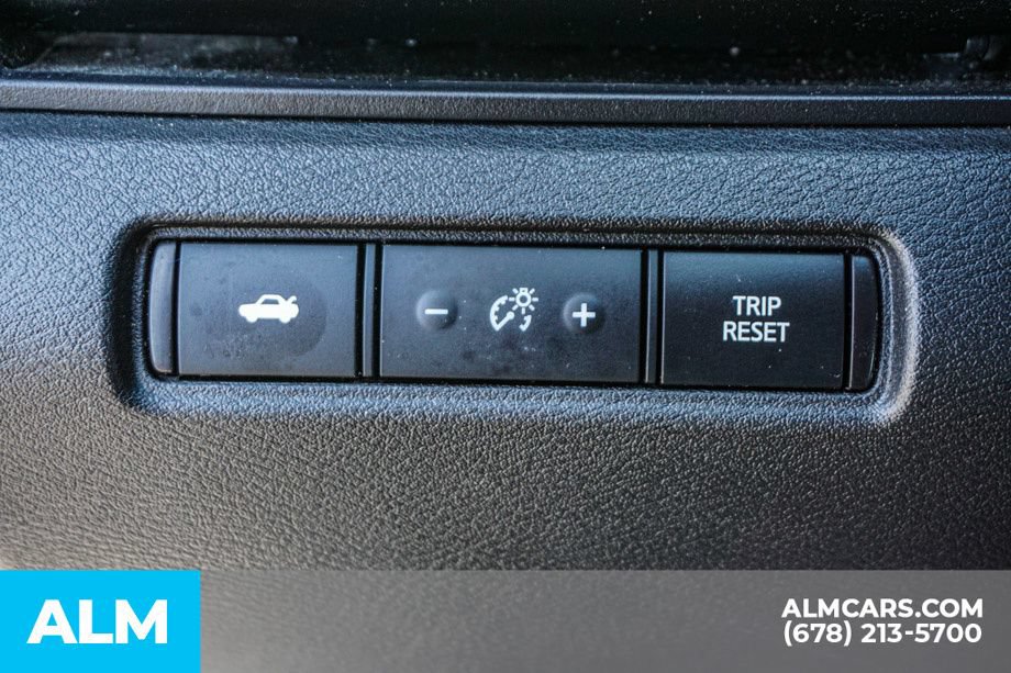 Used 2025 Nissan Altima 2.5 SV FWD image 42