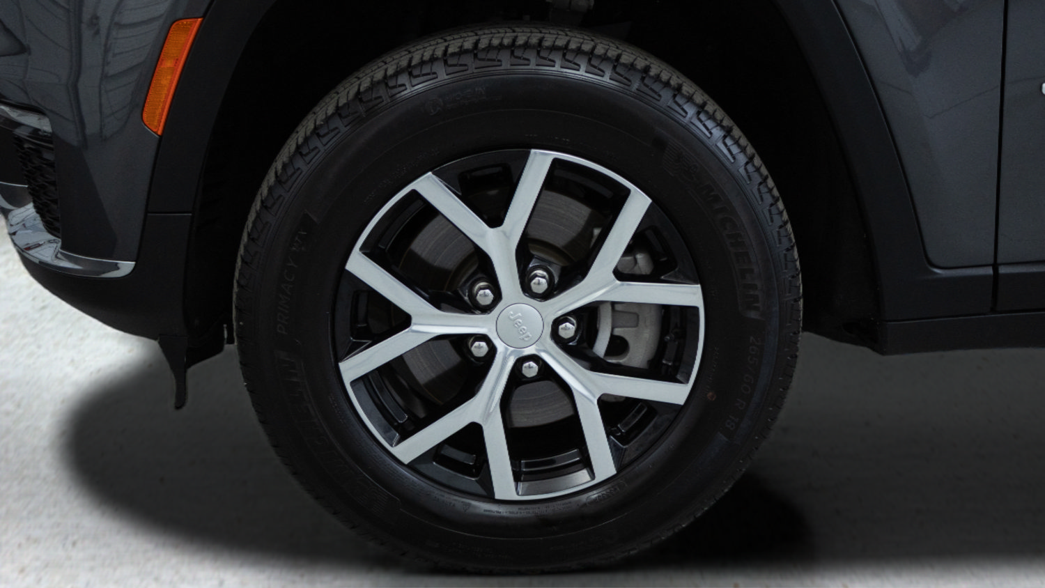 Used 2024 Jeep Grand Cherokee L Limited AWD/4WD image 9