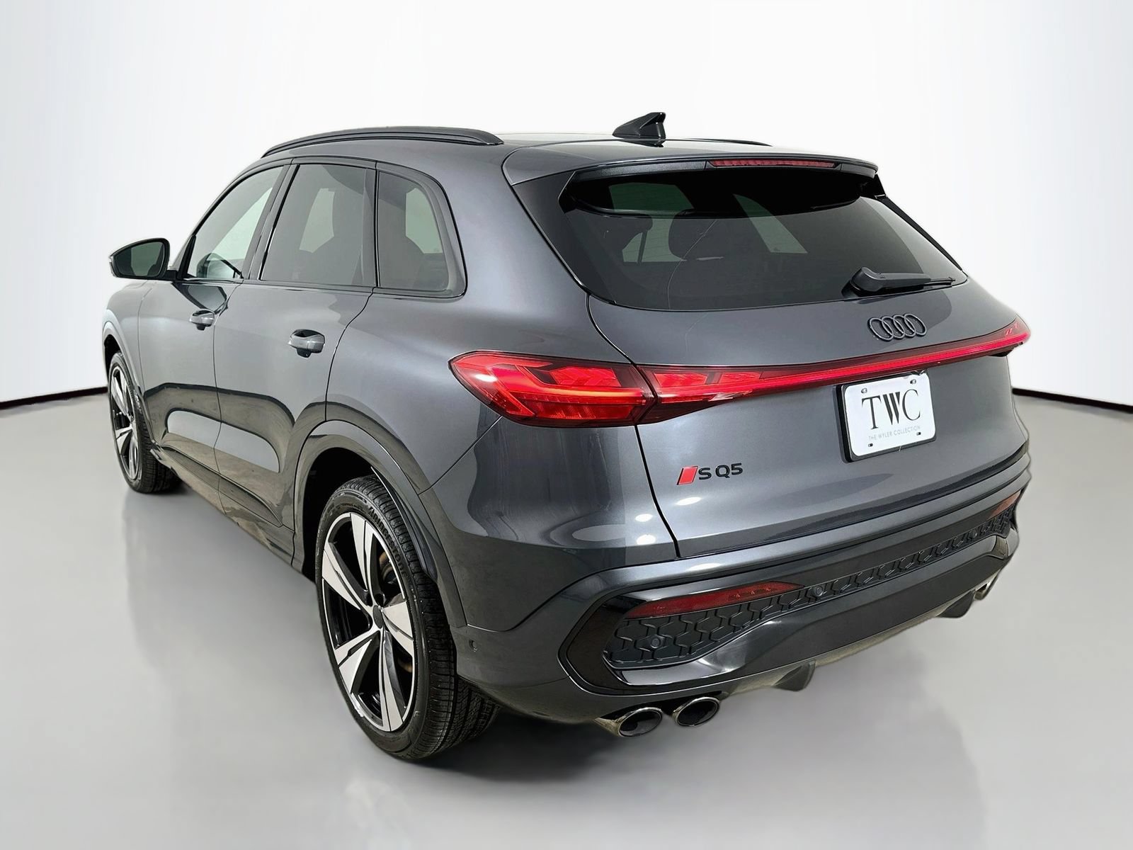New 2026 Audi SQ5 Prestige AWD/4WD image 7