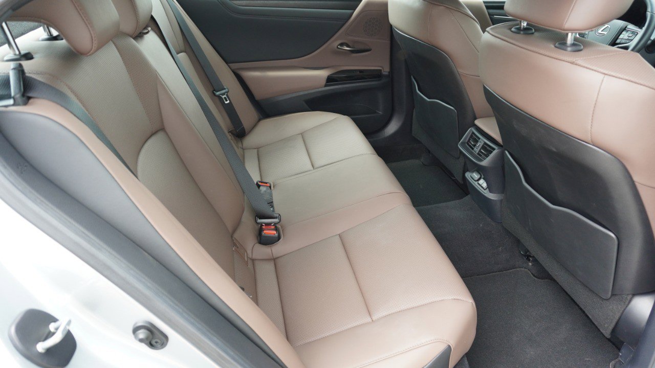 Certified 2025 Lexus ES 350 w/ Premium Package FWD image 12