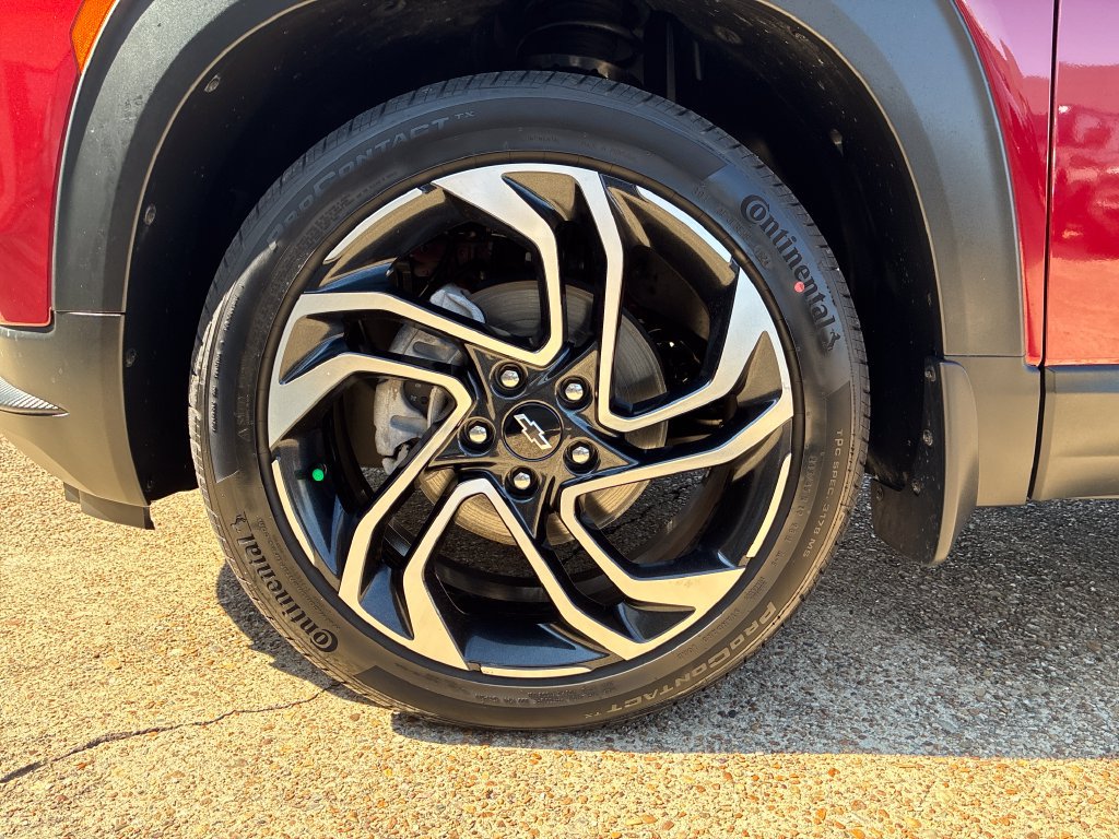 Used 2025 Chevrolet TrailBlazer RS w/ Convenience Package FWD image 12