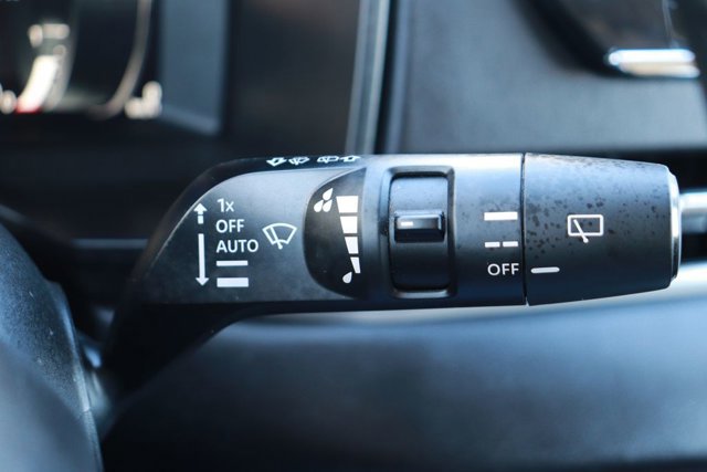 Used 2024 Mitsubishi Outlander 4WD Plug-In Hybrid image 28