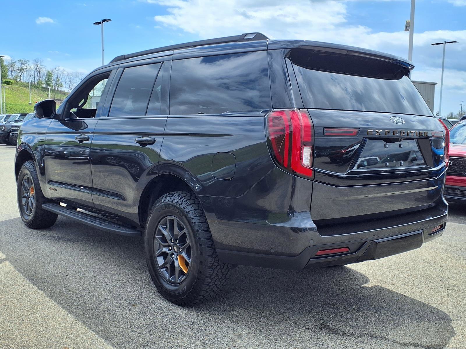 Used 2025 Ford Expedition Tremor image 4