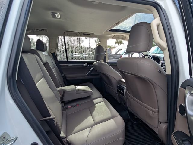 Used 2023 Lexus GX 460 Premium w/ Premium Plus Package image 12