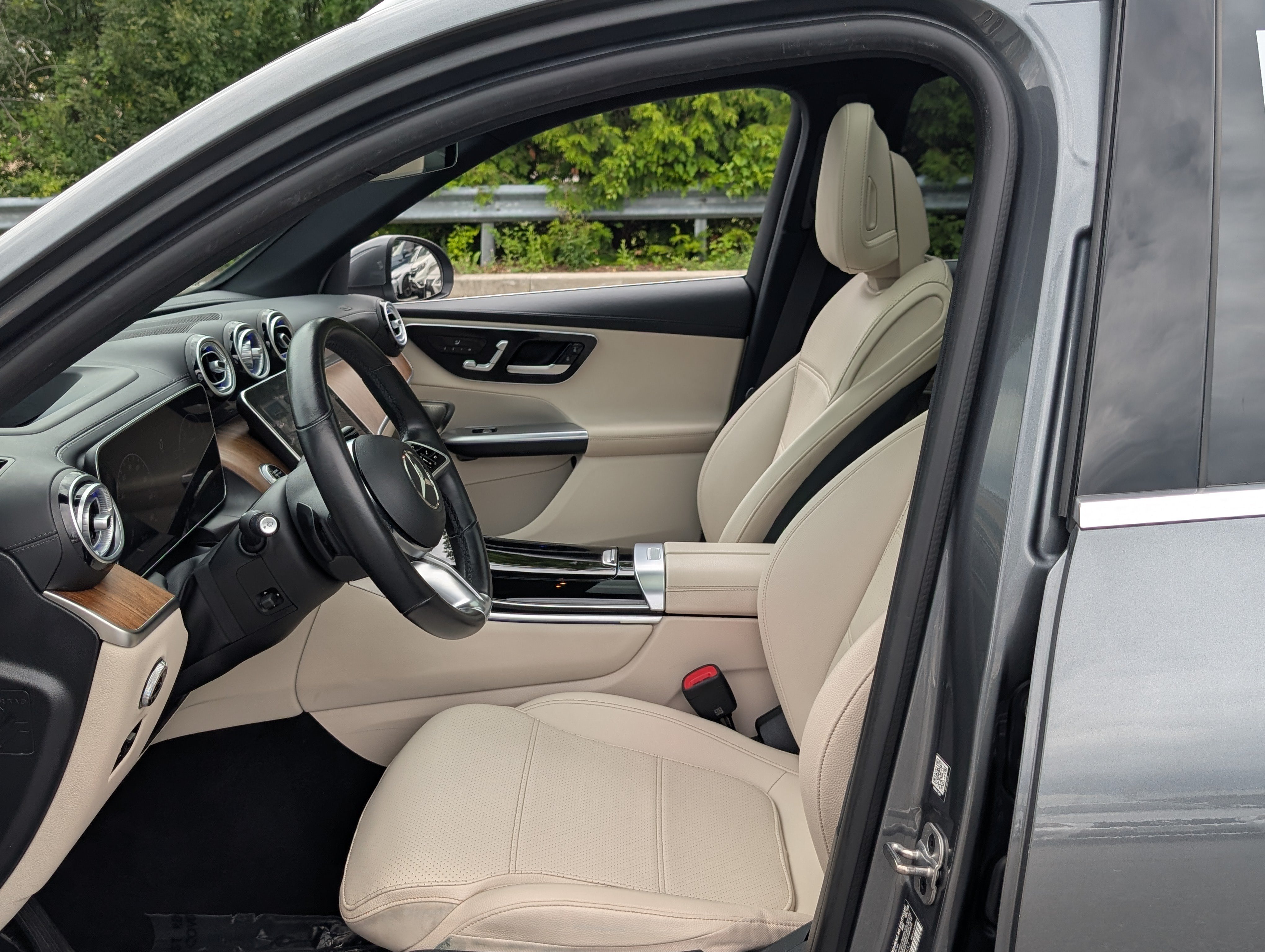 Used 2023 Mercedes-Benz GLC 300 4MATIC image 16