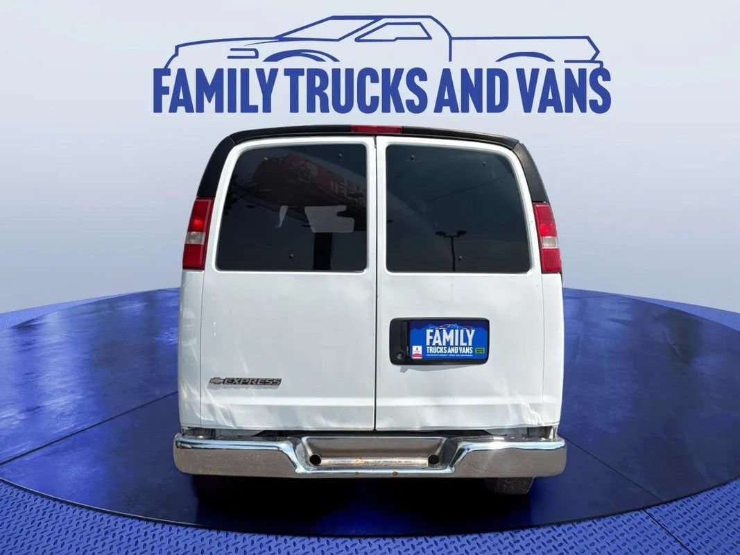 Used 2020 Chevrolet Express 3500 LT w/ LT Preferred Equipment Group RWD image 4