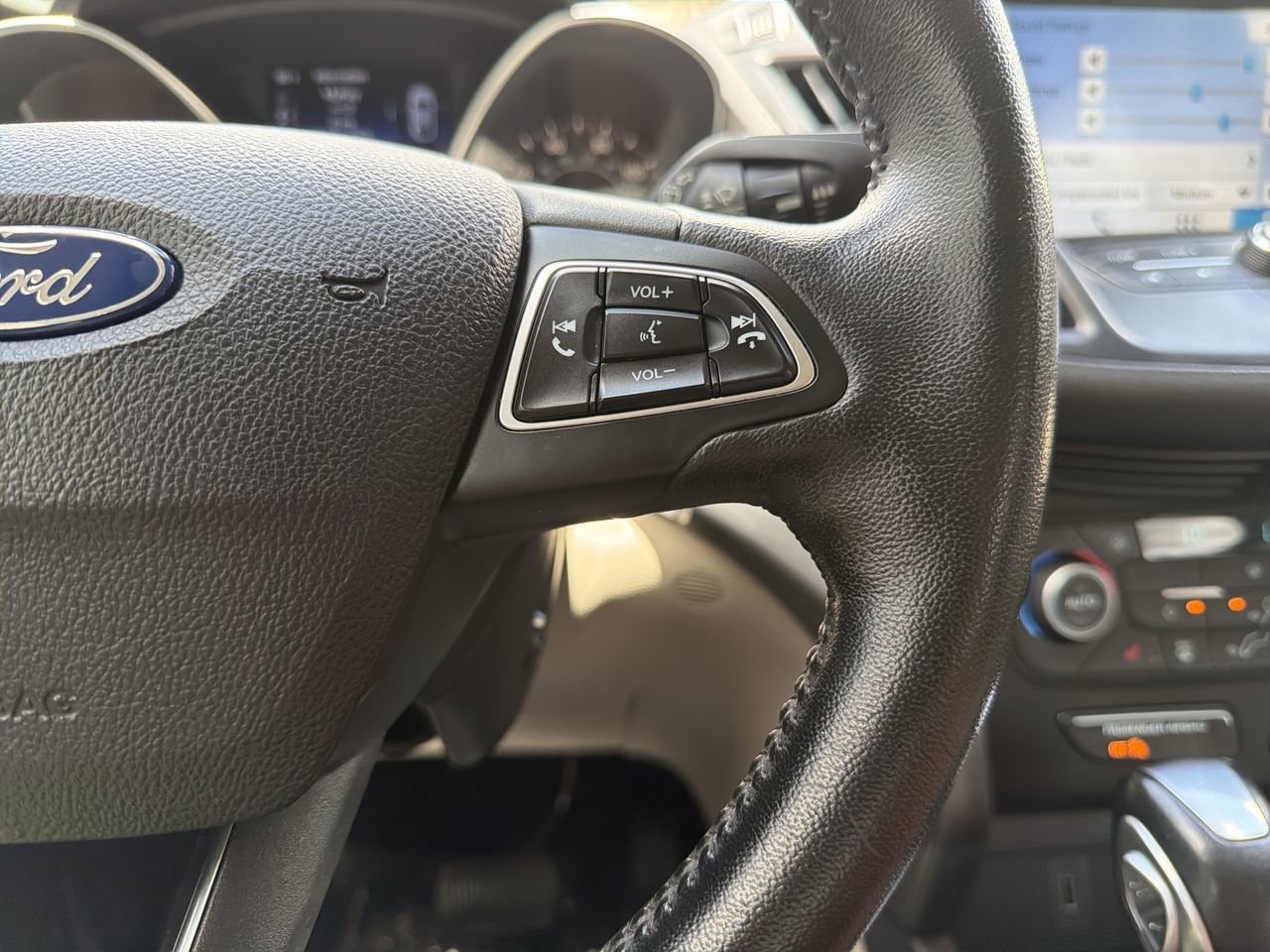Used 2019 Ford Escape SEL FWD image 28