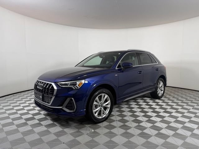 Certified 2022 Audi Q3 2.0T Premium Plus w/ Premium Plus Package AWD/4WD image 3