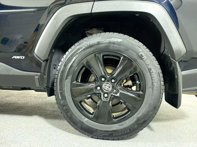 Used 2021 Toyota RAV4 LE image 5