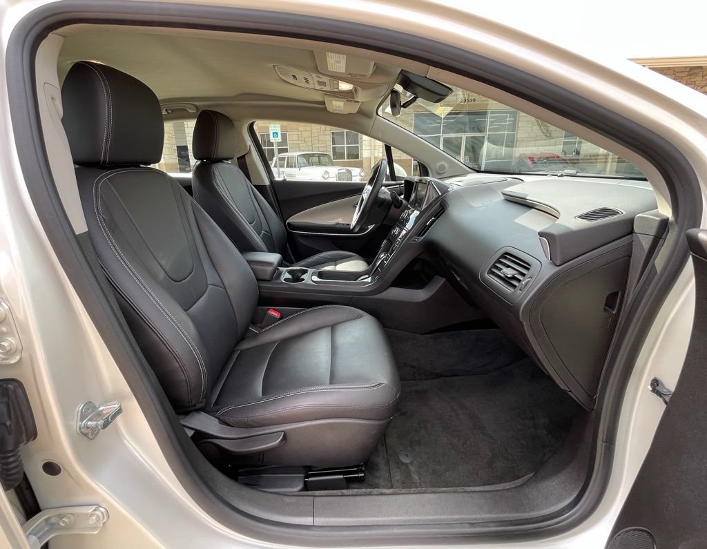 Used 2014 Chevrolet Volt Premium w/ Premium Trim Package FWD image 28
