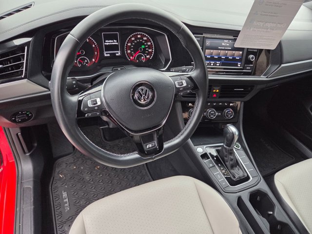 Certified 2019 Volkswagen Jetta R-Line image 9
