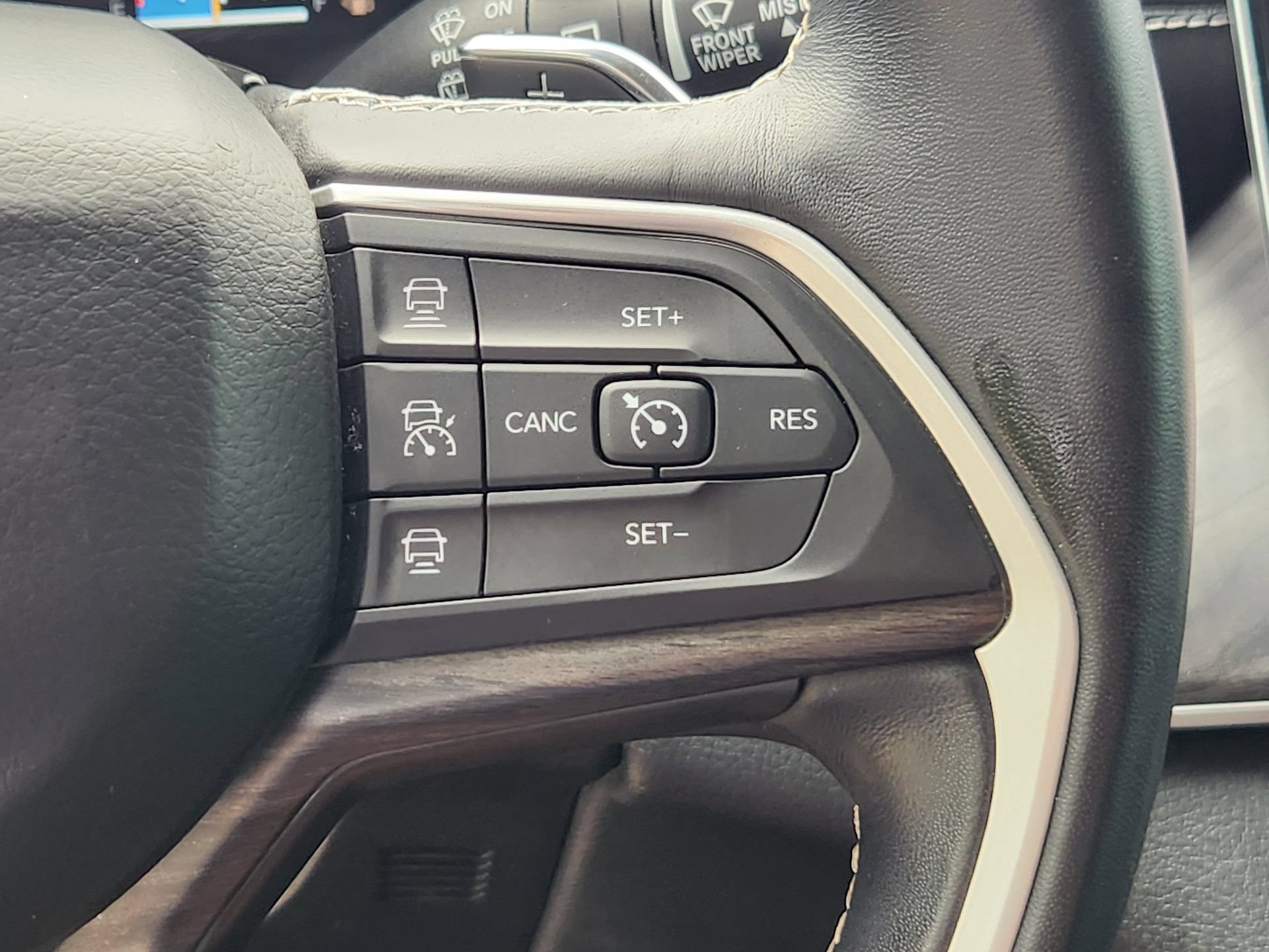 Used 2021 Jeep Grand Cherokee L Limited AWD/4WD image 29