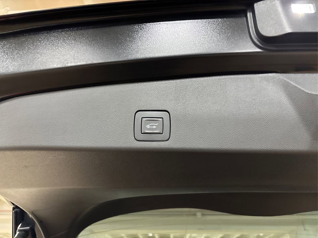 Used 2023 Buick Encore GX Select image 14