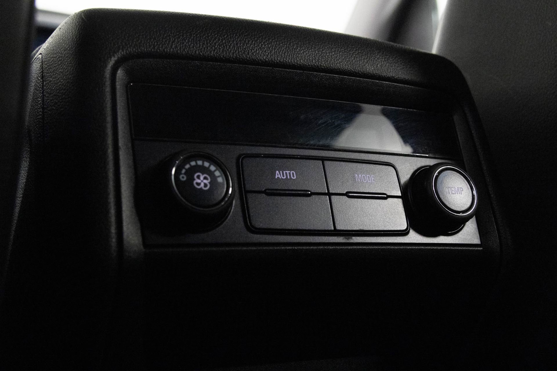 Certified 2023 GMC Acadia SLT image 35