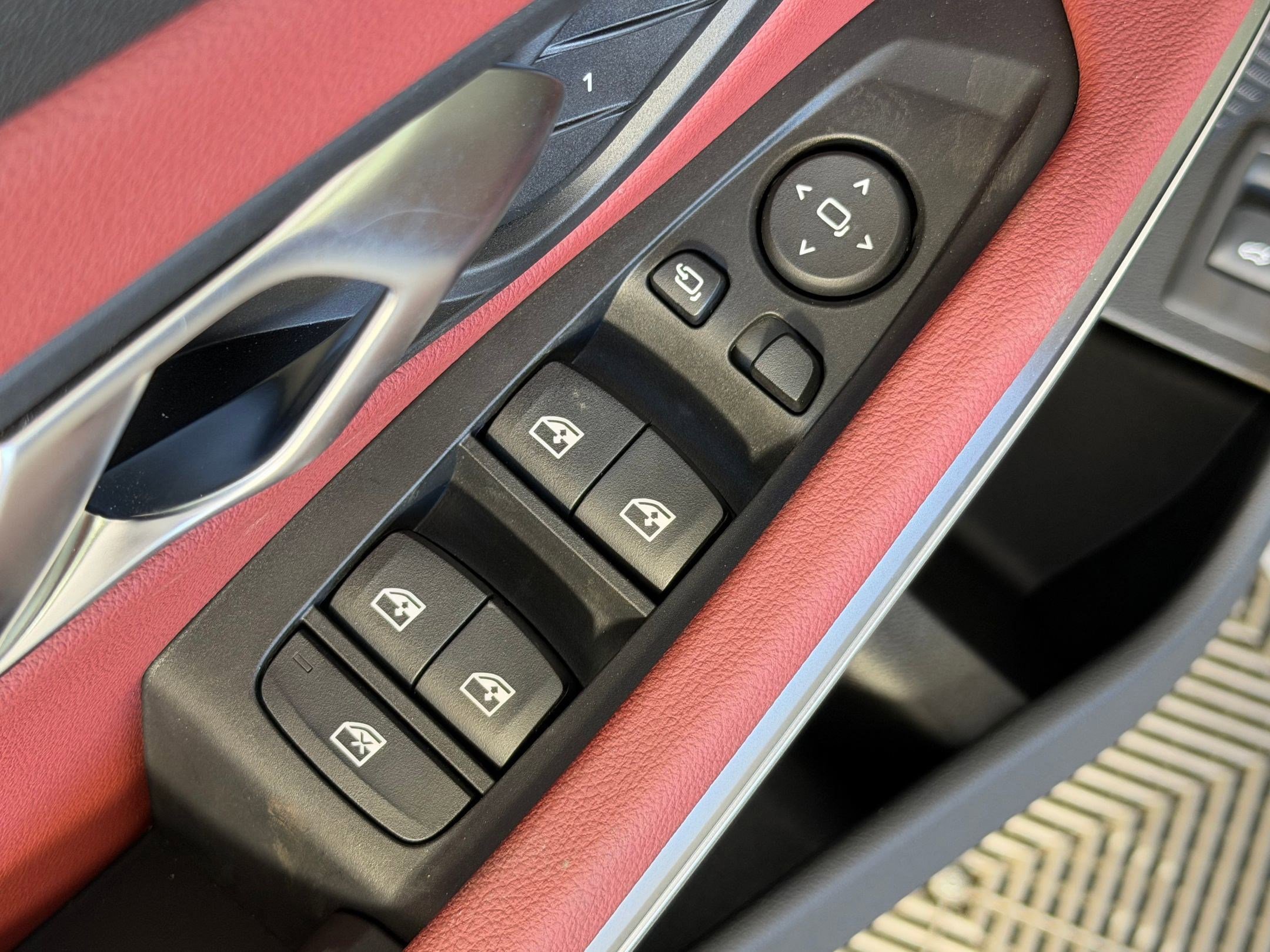 Used 2026 BMW 330i Sedan w/ M Sport Package image 19