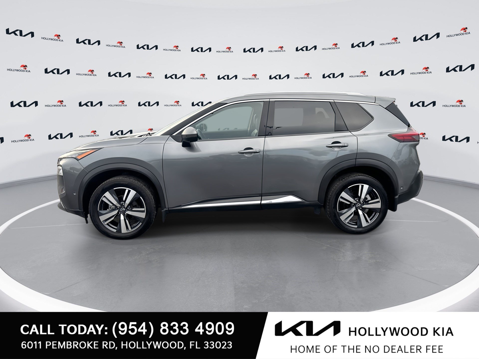 Used 2023 Nissan Rogue SL w/ SL Premium Package FWD image 5
