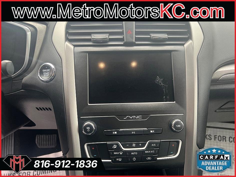 Used 2020 Ford Fusion SE image 24