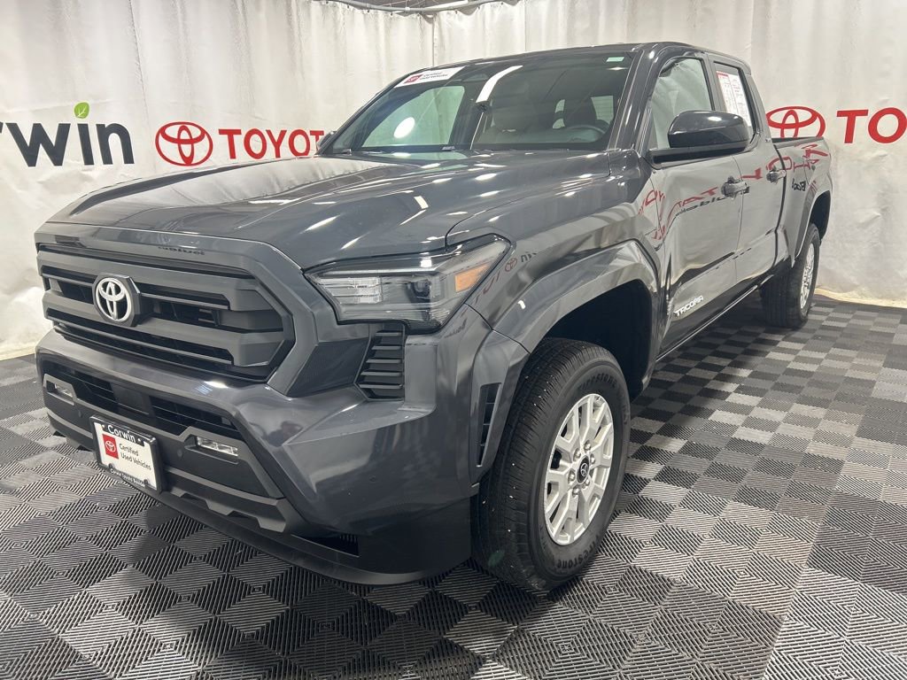 Used 2025 Toyota Tacoma SR5 image 4