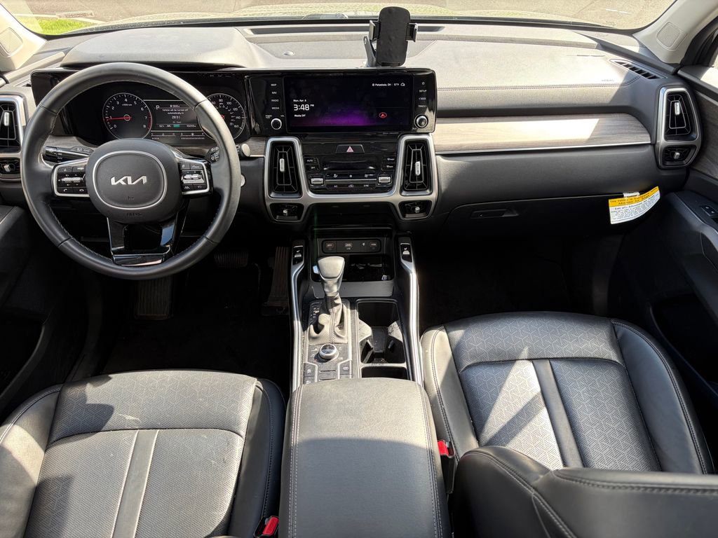 Used 2023 Kia Sorento S w/ Panoramic Sunroof Package image 10