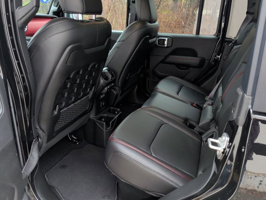 Used 2023 Jeep Gladiator Rubicon w/ Cold Weather Group image 11