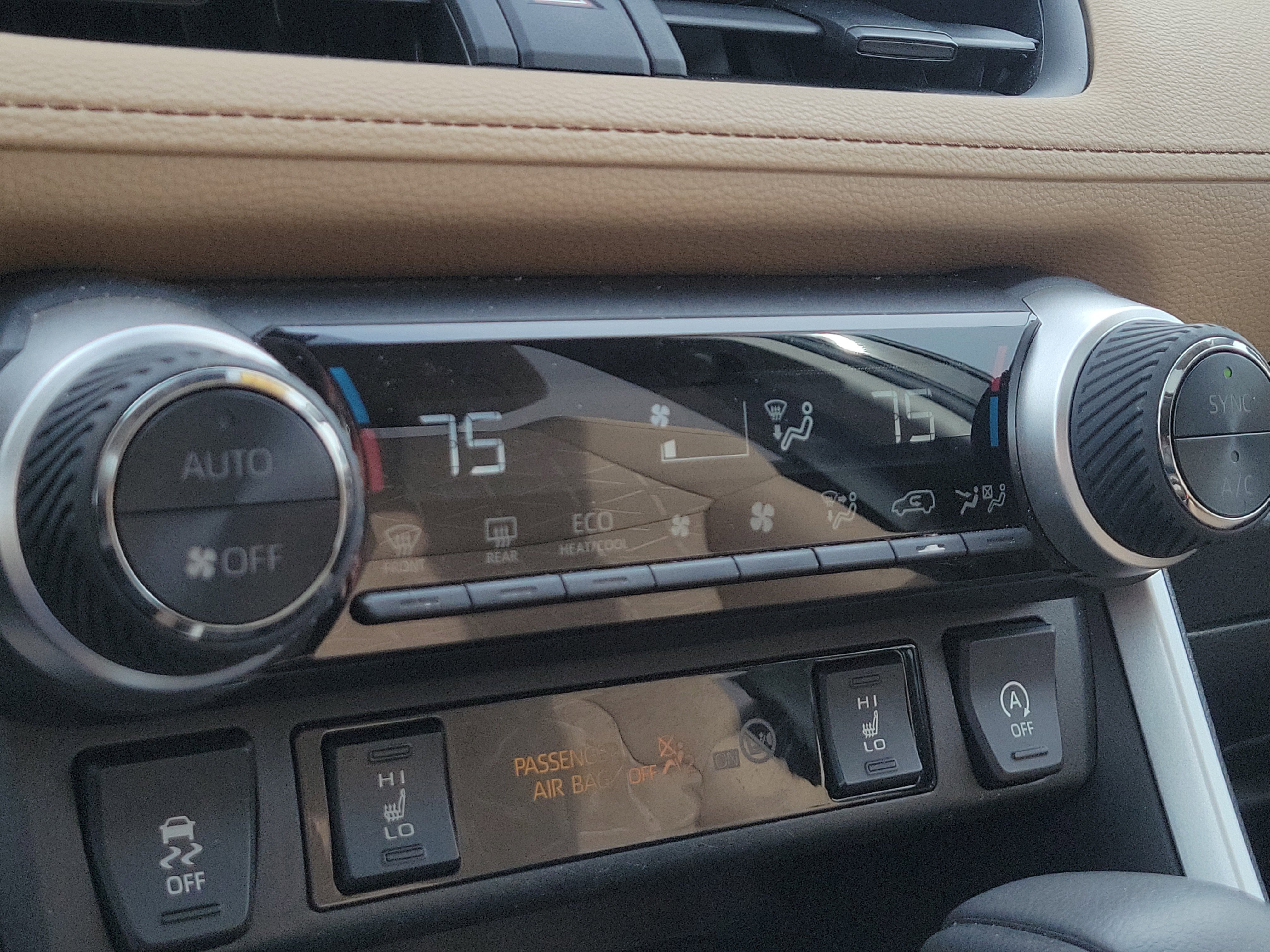 Used 2021 Toyota RAV4 XLE w/ Convenience Package image 32