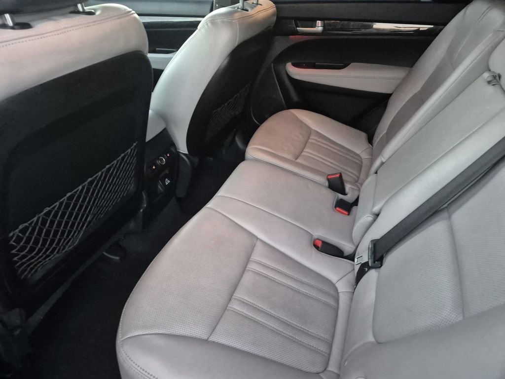 Used 2014 Kia Sorento SX w/ 3rd Row Package image 24