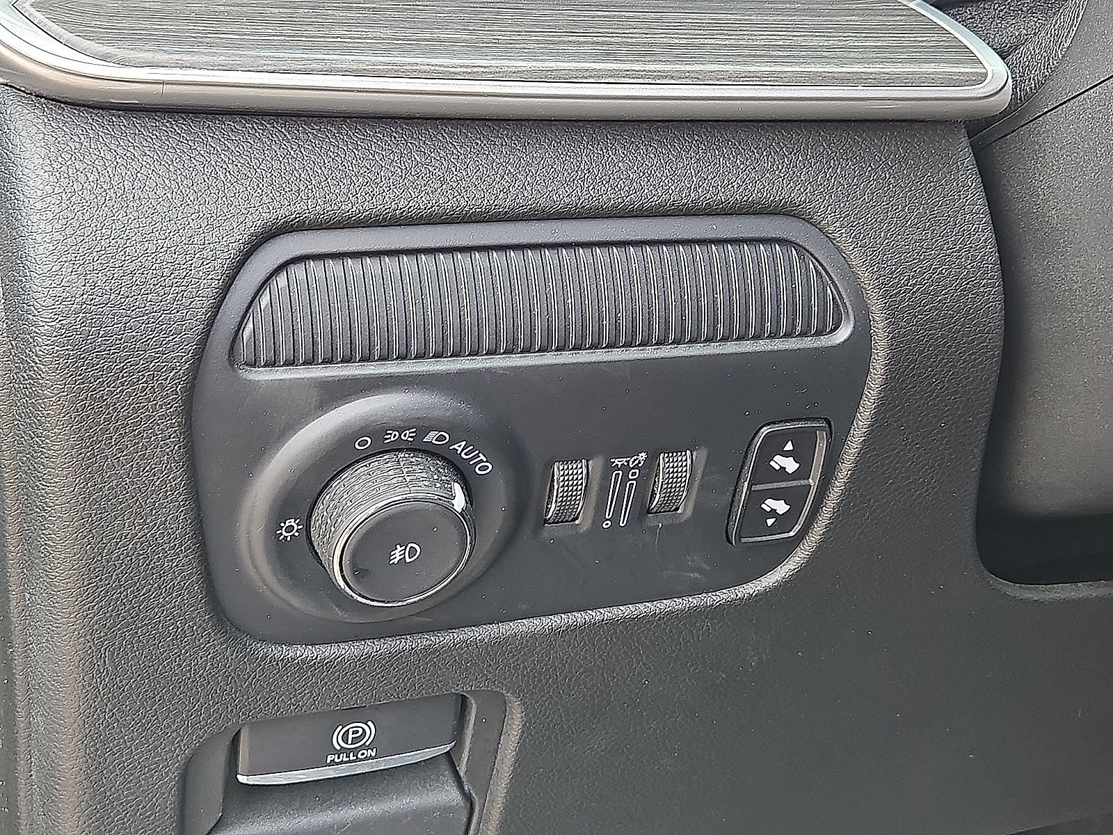 Used 2024 Jeep Wagoneer Series II w/ Flexible Seating Group RWD image 26