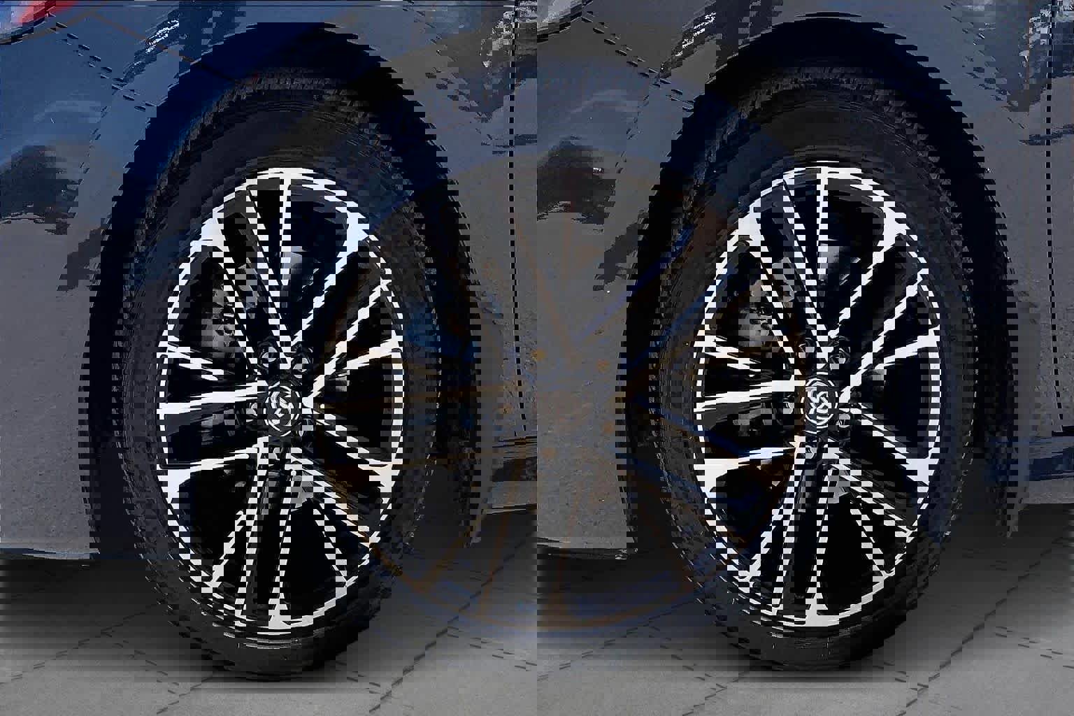 Used 2025 Toyota Camry XLE image 11