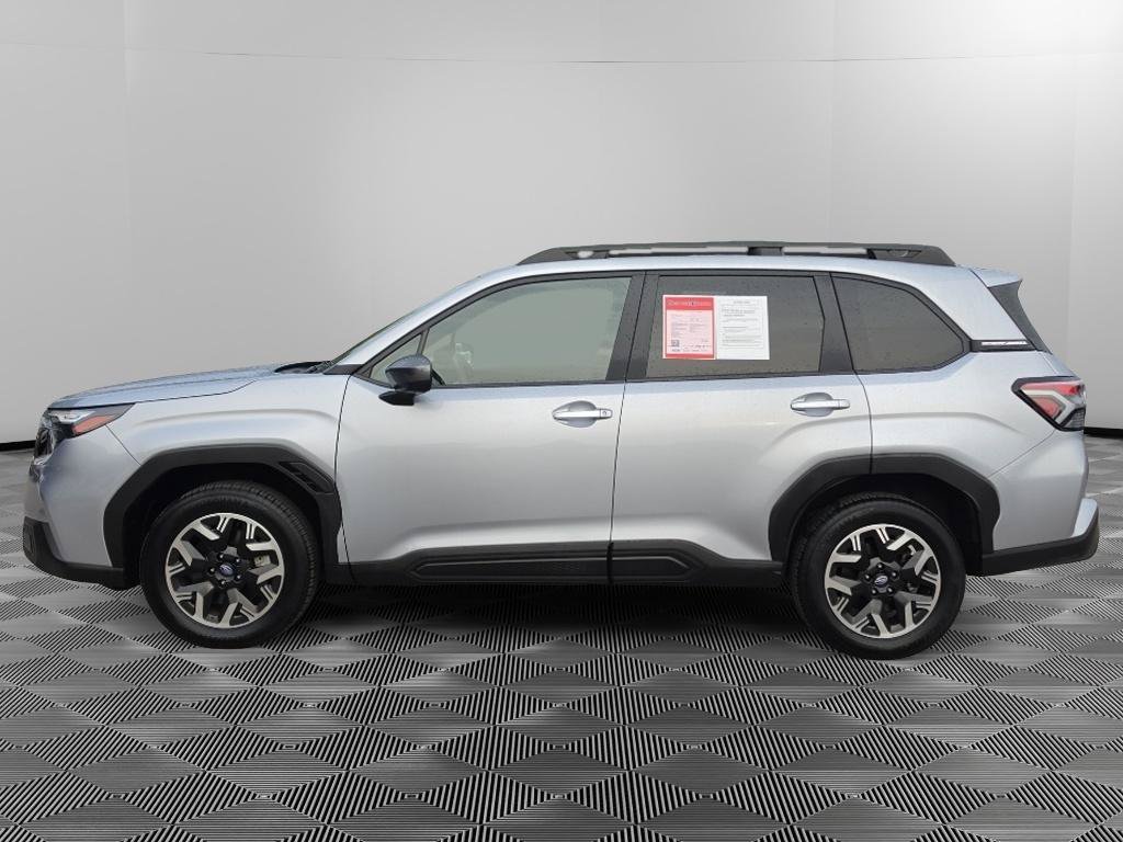 Used 2025 Subaru Forester Premium AWD/4WD image 4