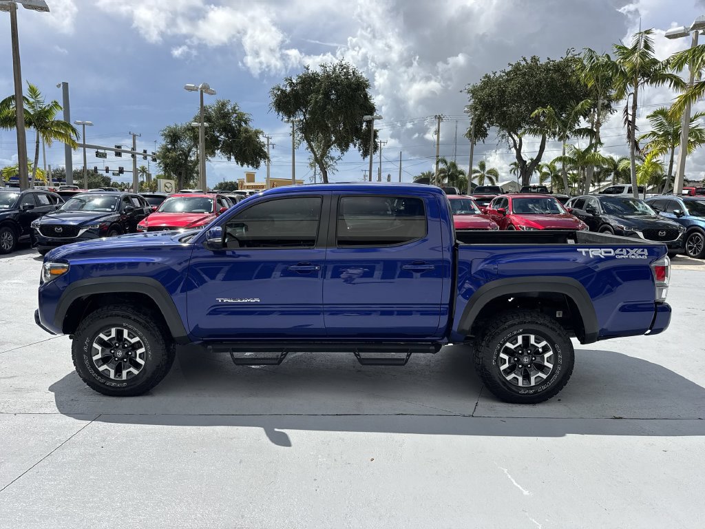Used 2023 Toyota Tacoma TRD Off-Road w/ TRD Premium Off Road Package AWD/4WD image 11