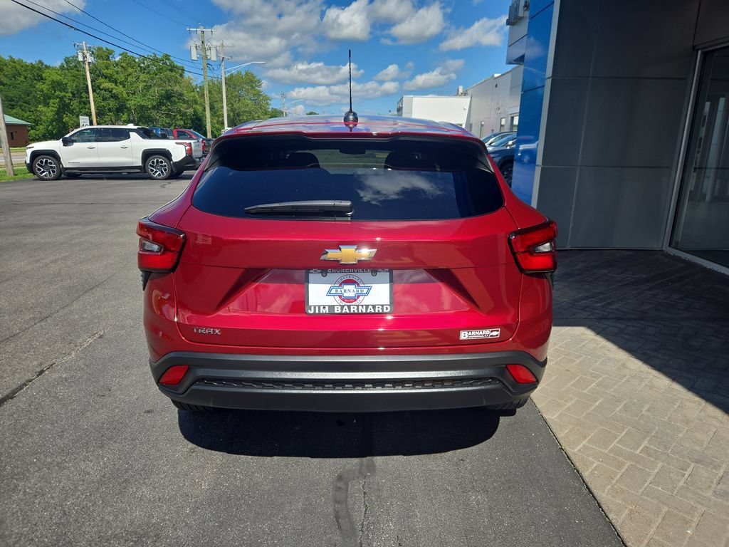 Certified 2024 Chevrolet Trax LS w/ LS Convenience Package FWD image 5