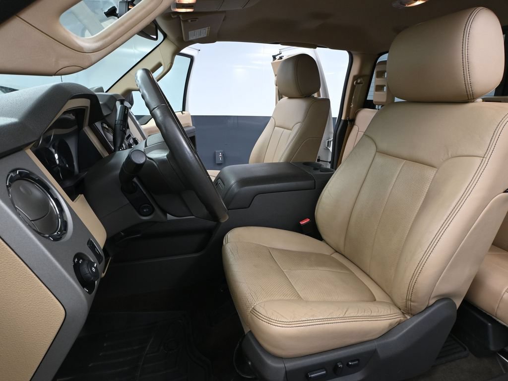 Used 2015 Ford F350 Lariat w/ Camper Package AWD/4WD image 18