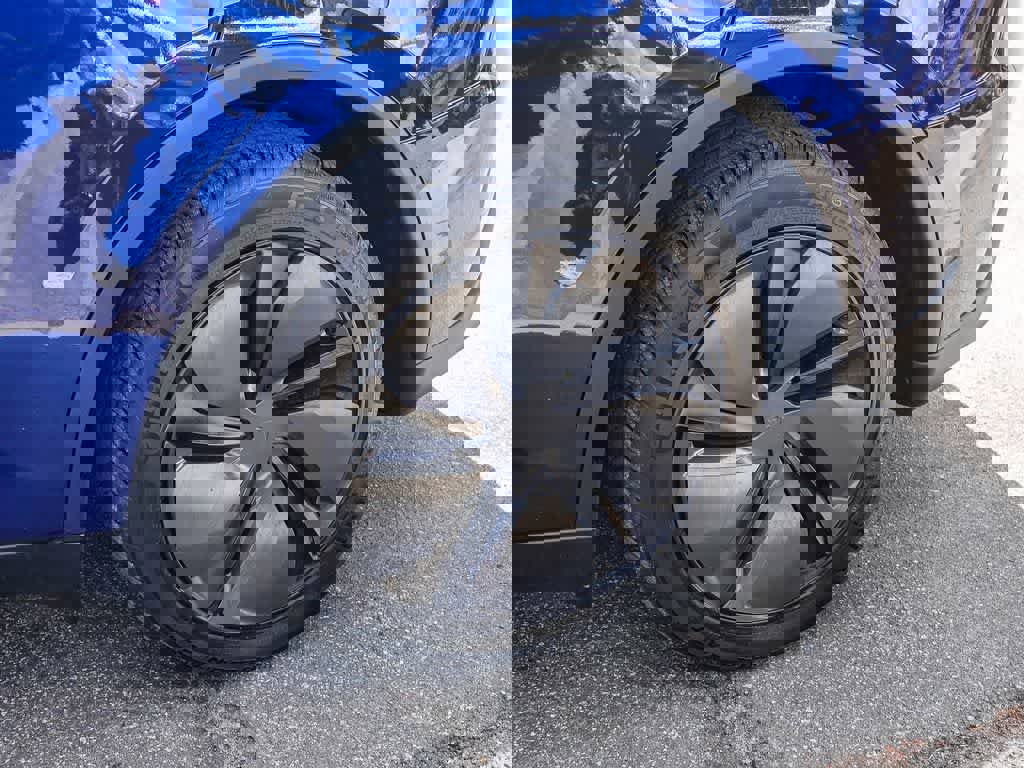 Used 2026 Tesla Model Y 2WD image 10