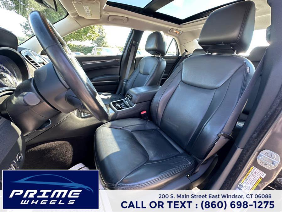 Used 2017 Chrysler 300 Limited w/ Value Package image 14