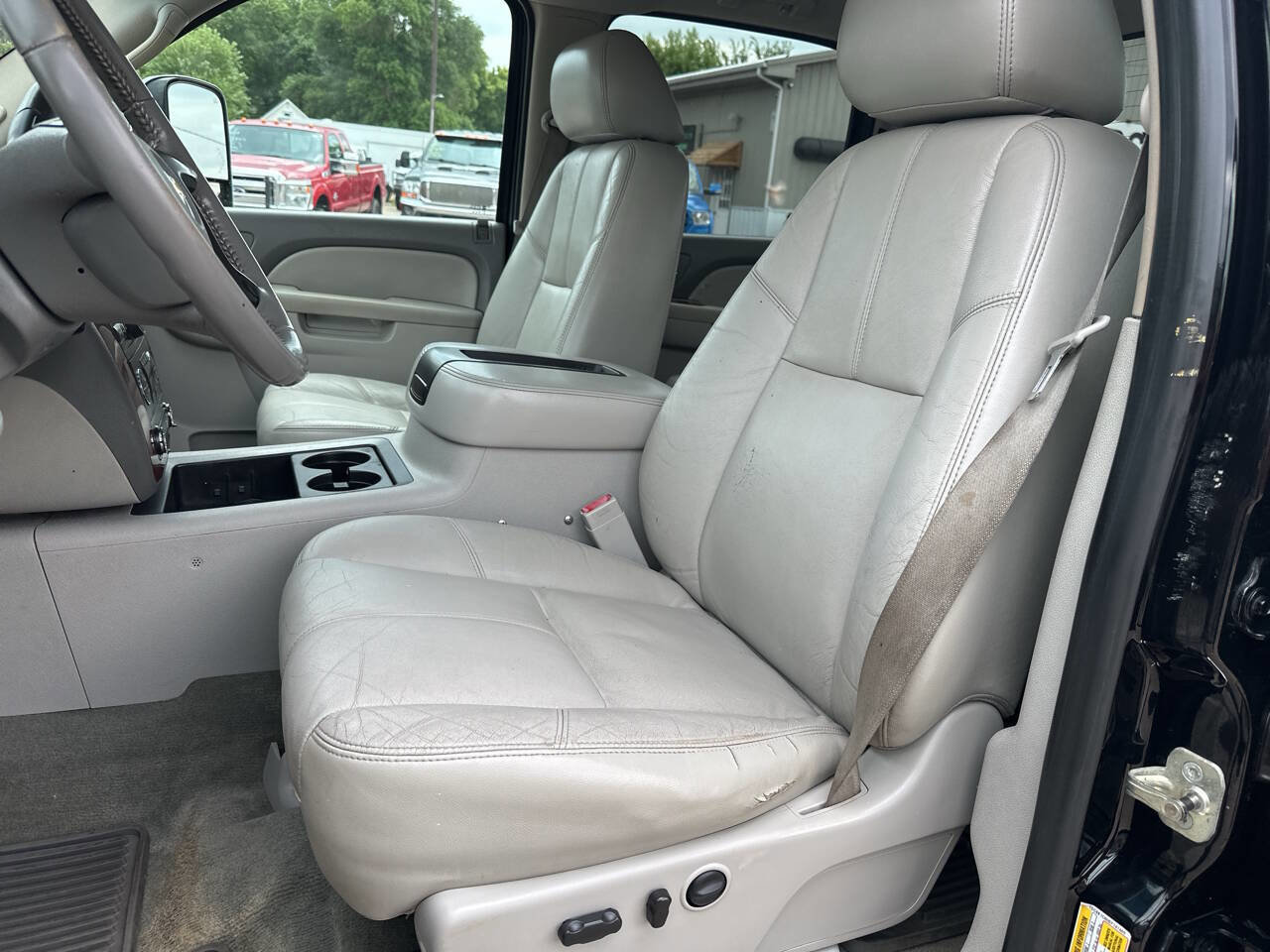 Used 2011 Chevrolet Silverado 3500 LTZ w/ LTZ Plus Package image 38