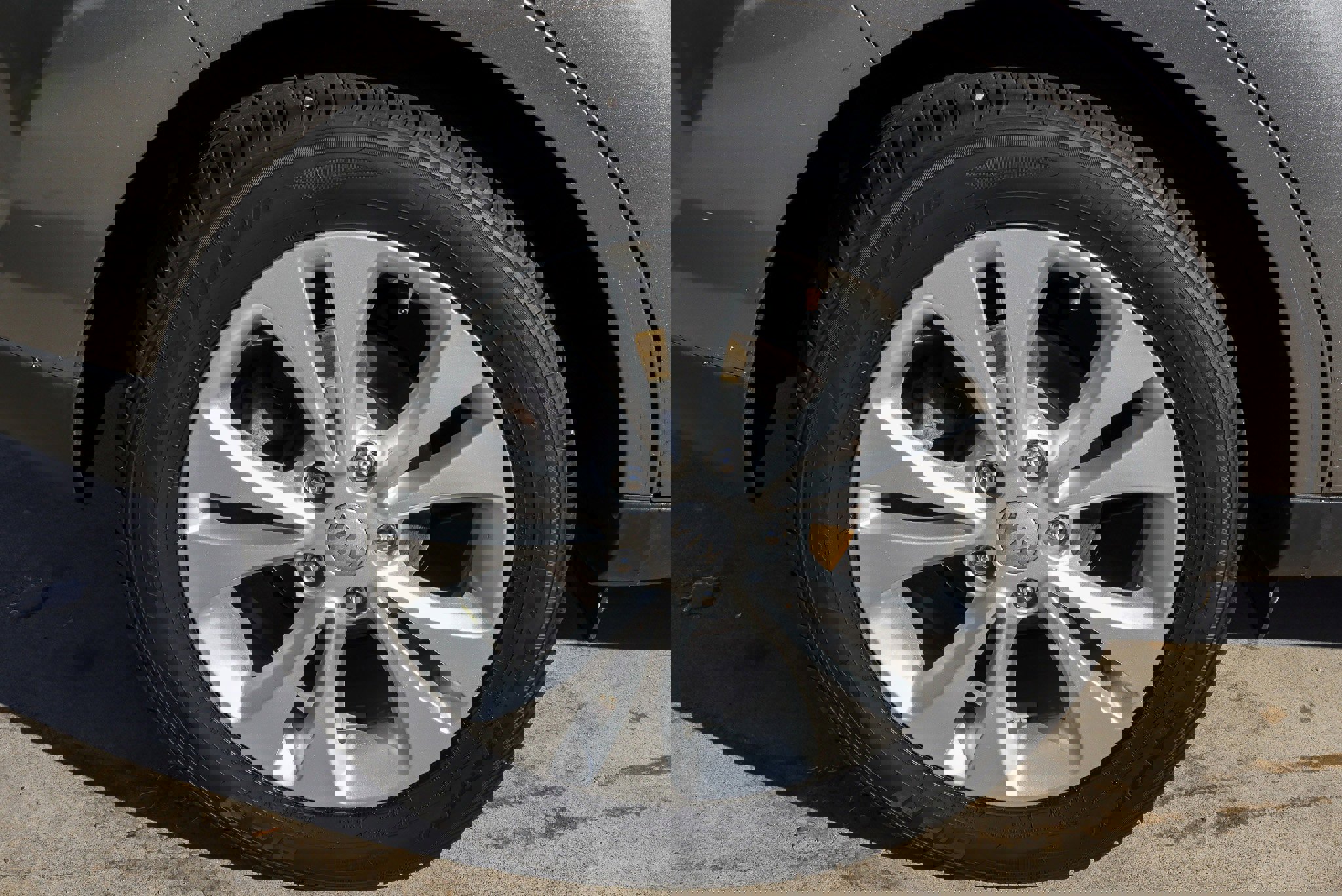 Used 2016 Kia Soul + FWD image 11