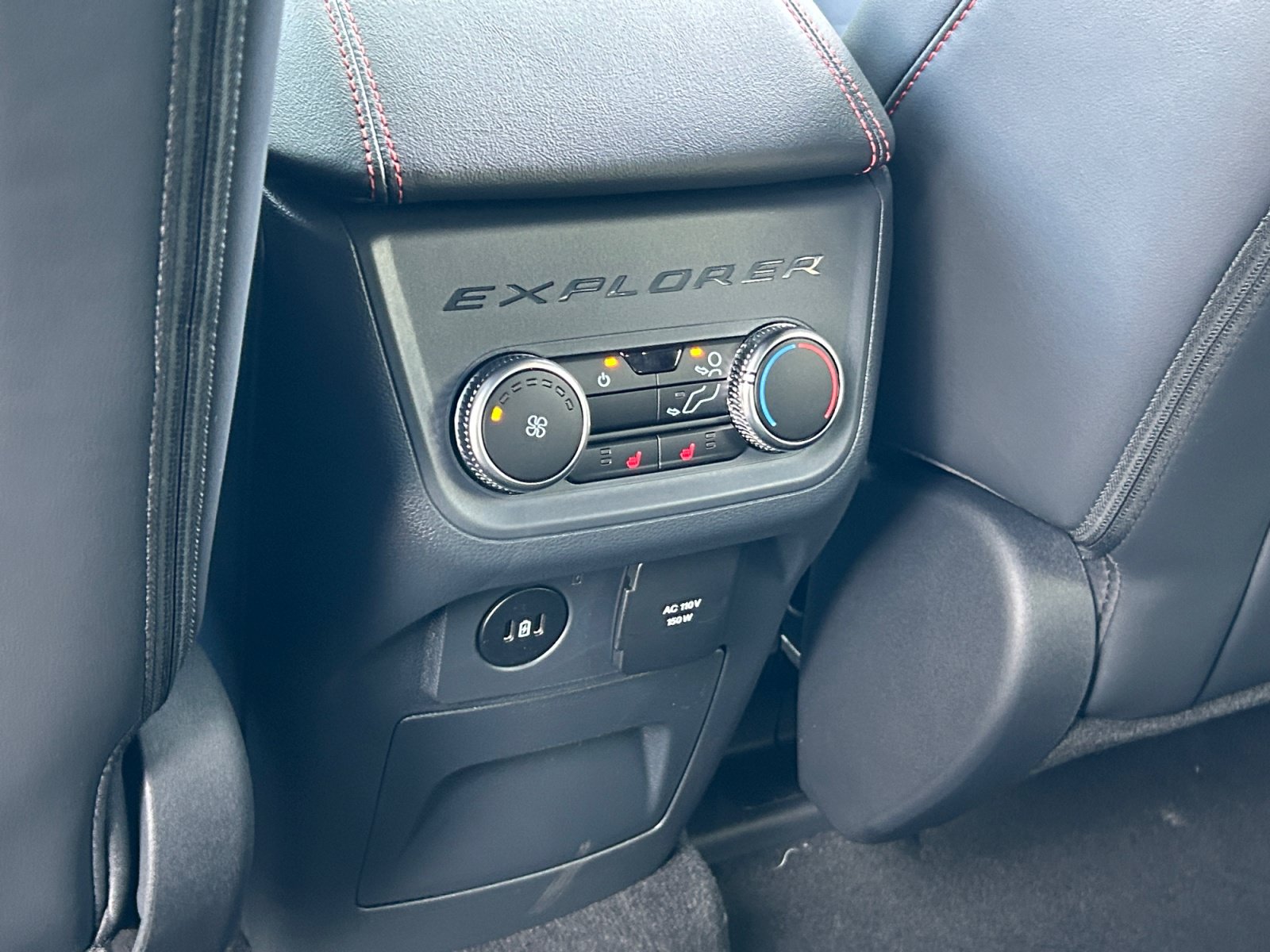 New 2026 Ford Explorer ST-Line w/ ST-Line Street Pack RWD image 32