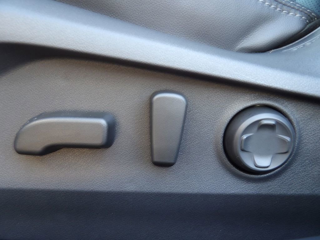 Used 2025 Subaru Outback Limited image 14