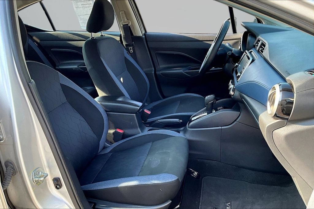 Used 2025 Nissan Versa SV FWD image 27