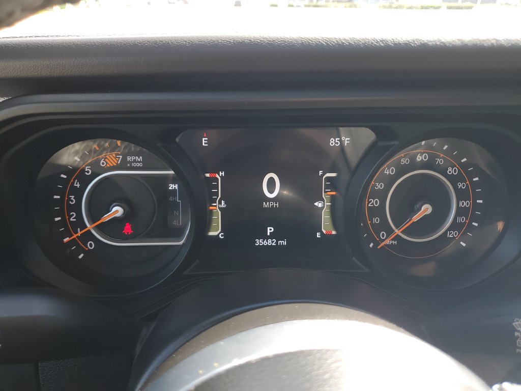 Used 2025 Jeep Wrangler Unlimited Sahara AWD/4WD image 23