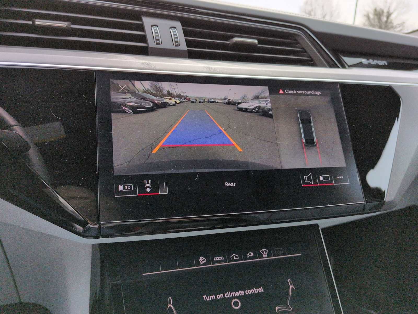 Used 2023 Audi e-tron Prestige w/ Prestige Package image 32