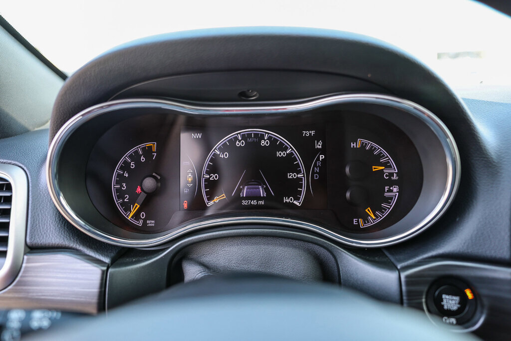 Used 2020 Jeep Grand Cherokee Altitude image 14