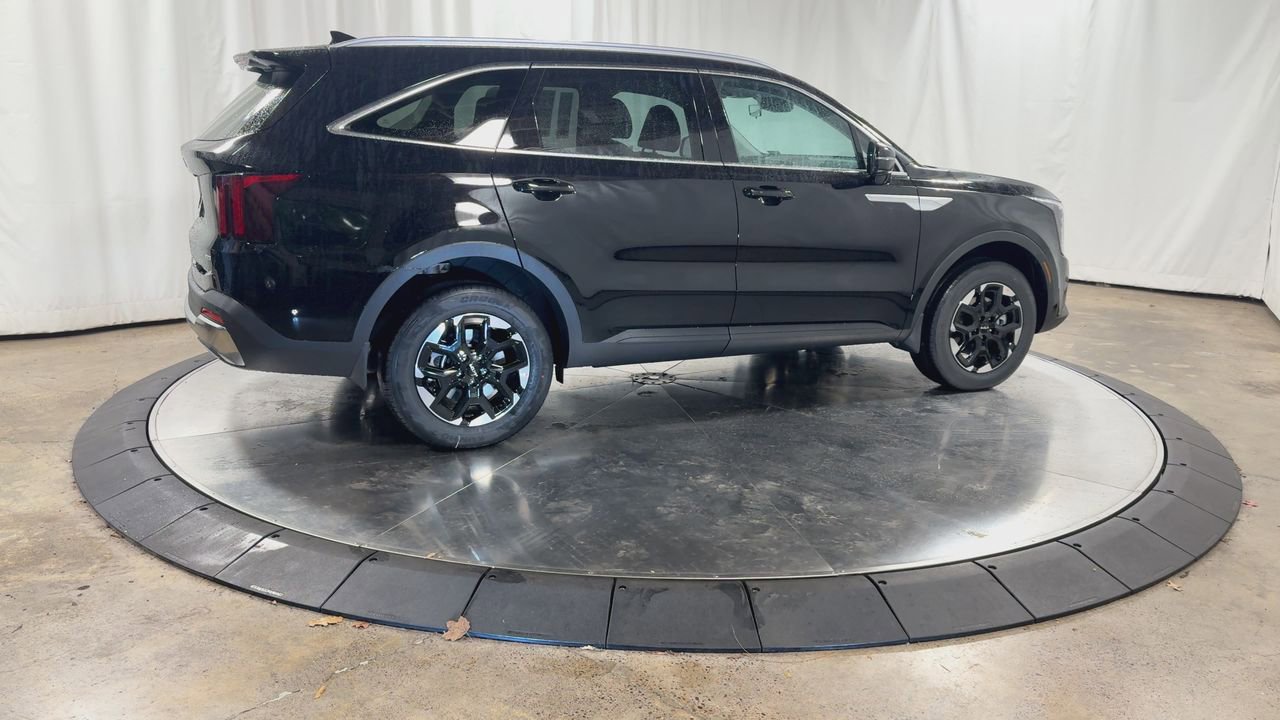 New 2026 Kia Sorento S image 2