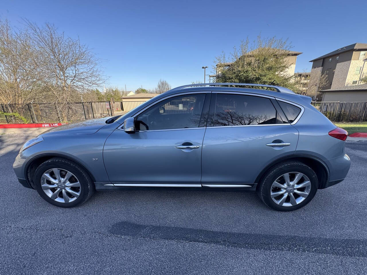 Used 2017 INFINITI QX50 2WD w/ Premium Plus Package image 4