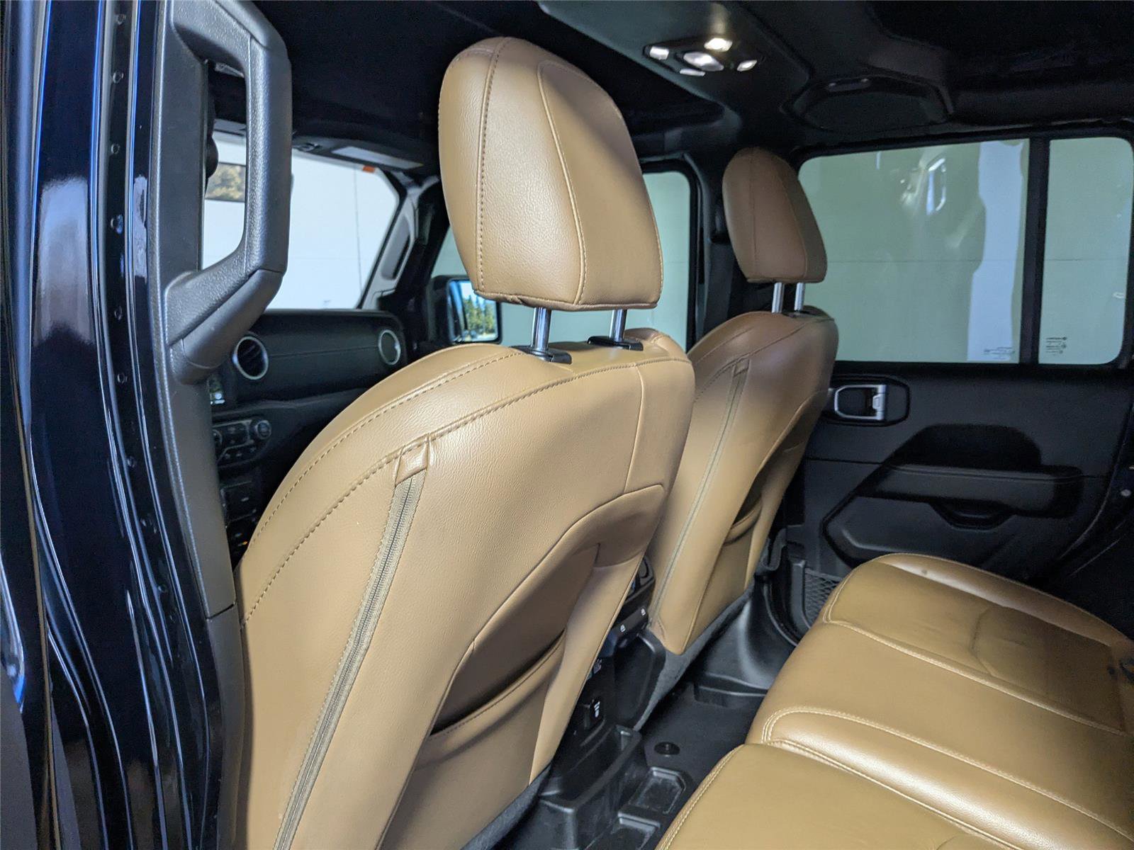 Used 2021 Jeep Wrangler Unlimited Sahara w/ Cold Weather Group image 30