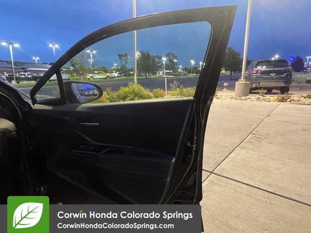 Used 2019 Toyota C-HR XLE FWD image 31