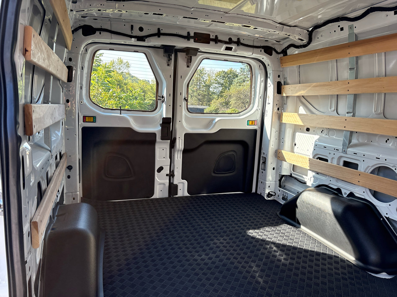 Used 2024 Ford Transit 250 Low Roof w/ Exterior Upgrade Package image 24