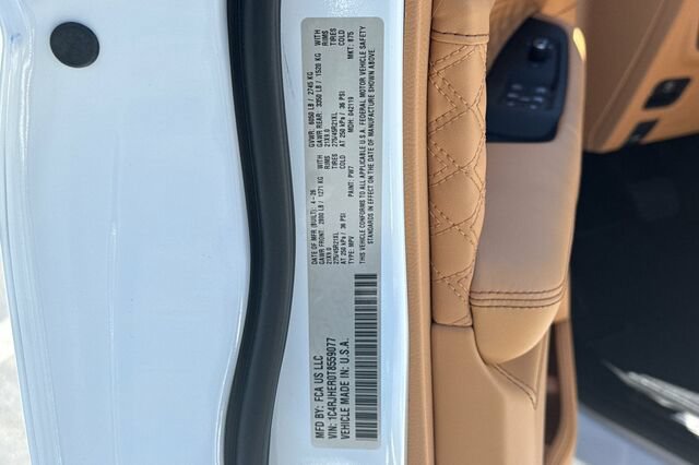New 2026 Jeep Grand Cherokee Summit w/ Adv Protech Group IV AWD/4WD image 25