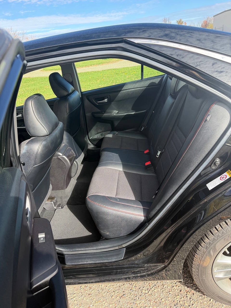 Used 2016 Toyota Camry SE w/ Moonroof Package FWD image 22